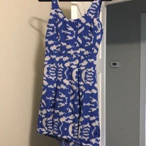 Blue open pattern mini